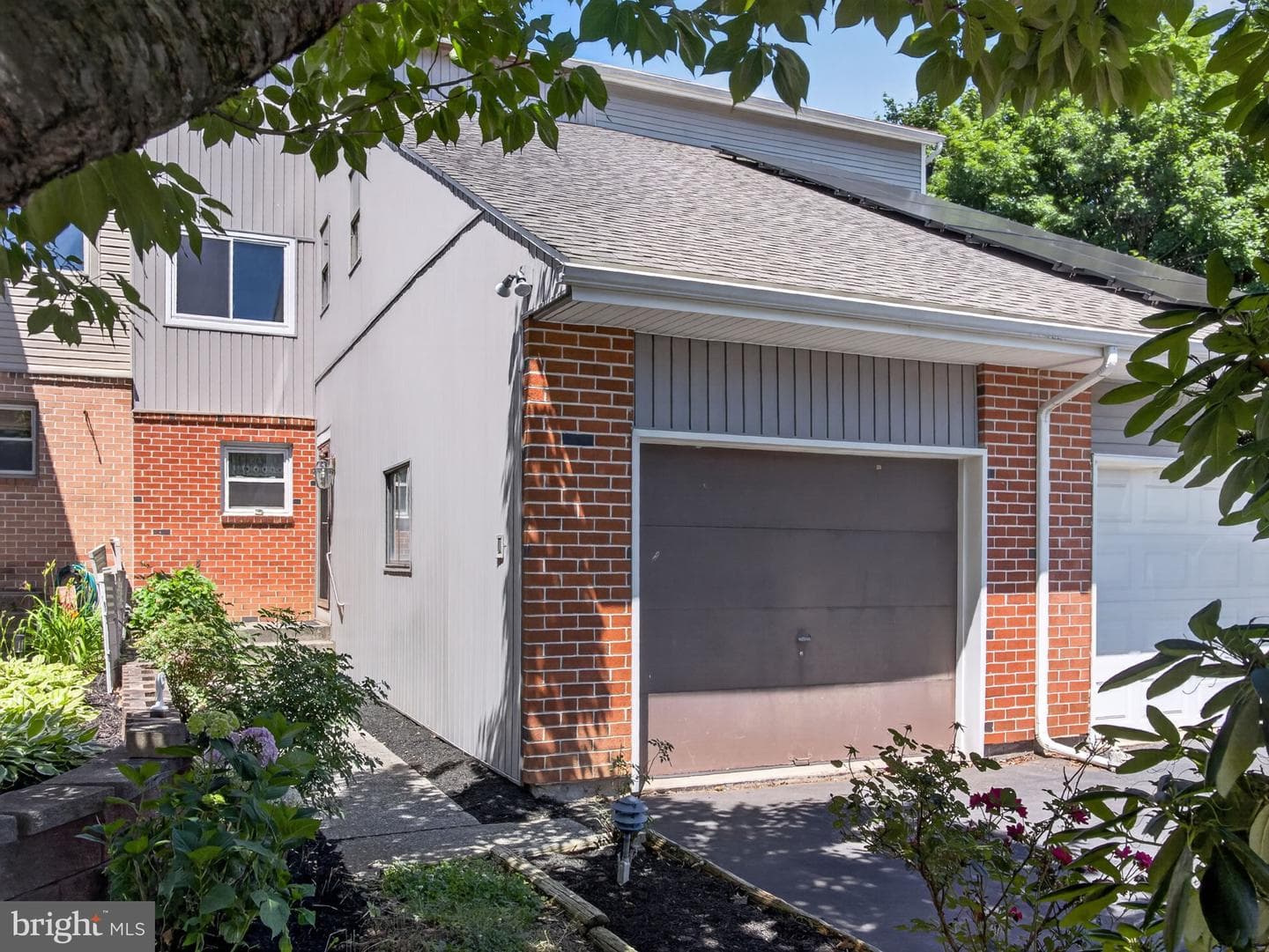 316 Parkside Drive photo 1