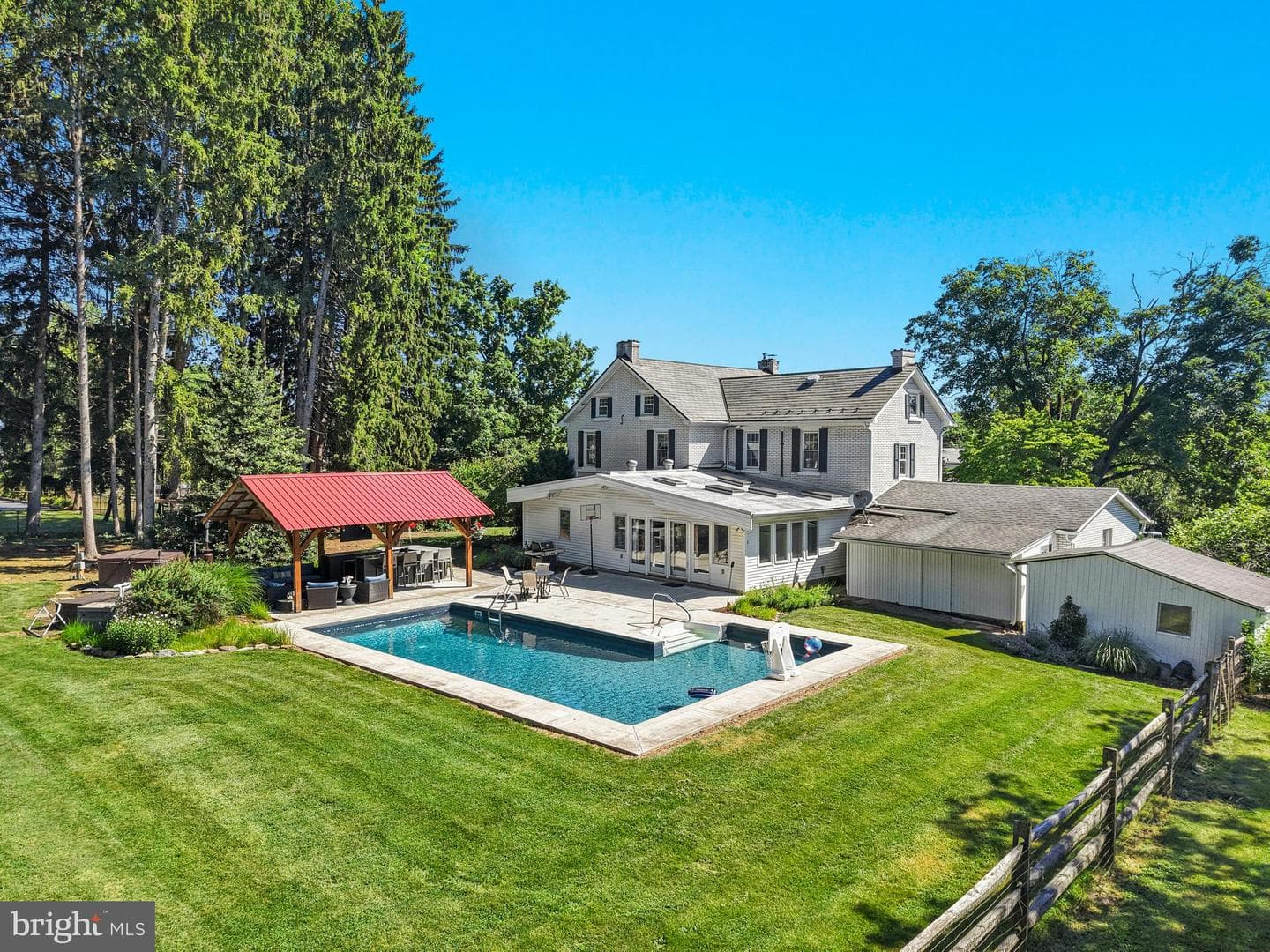 222 Bastian Lane photo 3