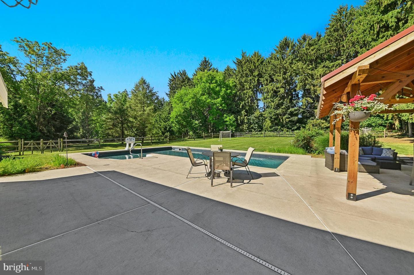 222 Bastian Lane photo 30