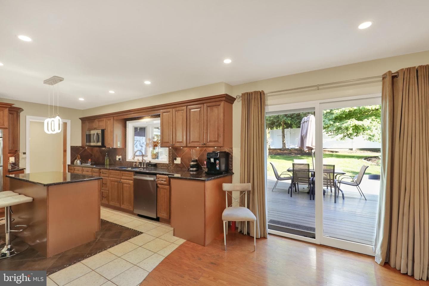 2210 Greenwood Road photo 10