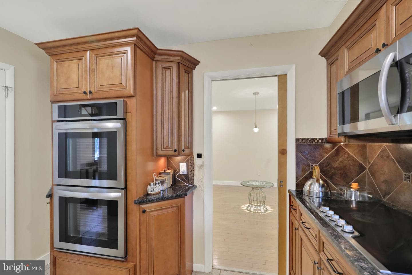 2210 Greenwood Road photo 13