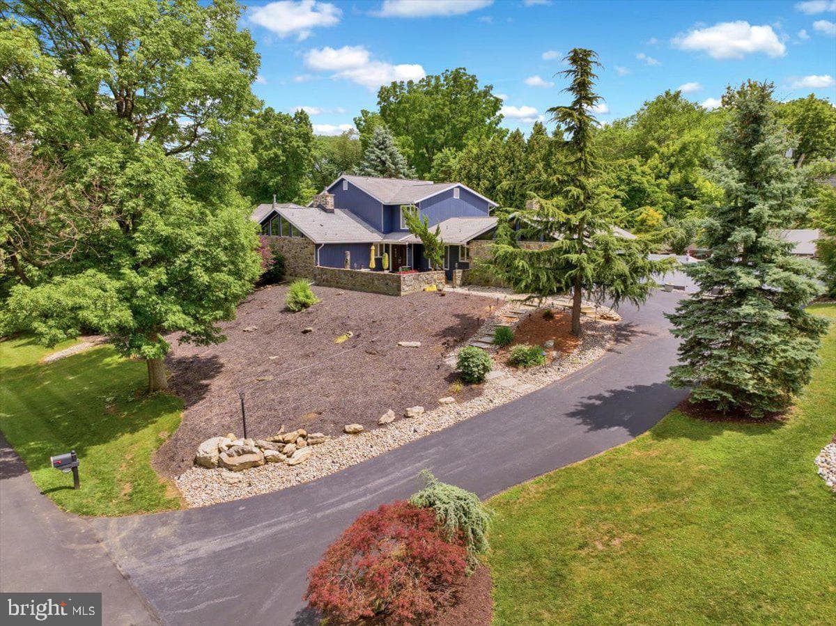 2210 Greenwood Road photo 58