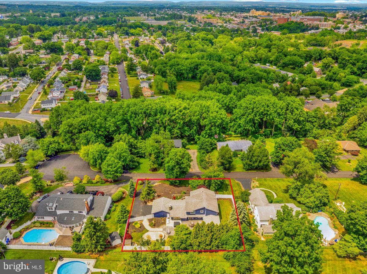 2210 Greenwood Road photo 60