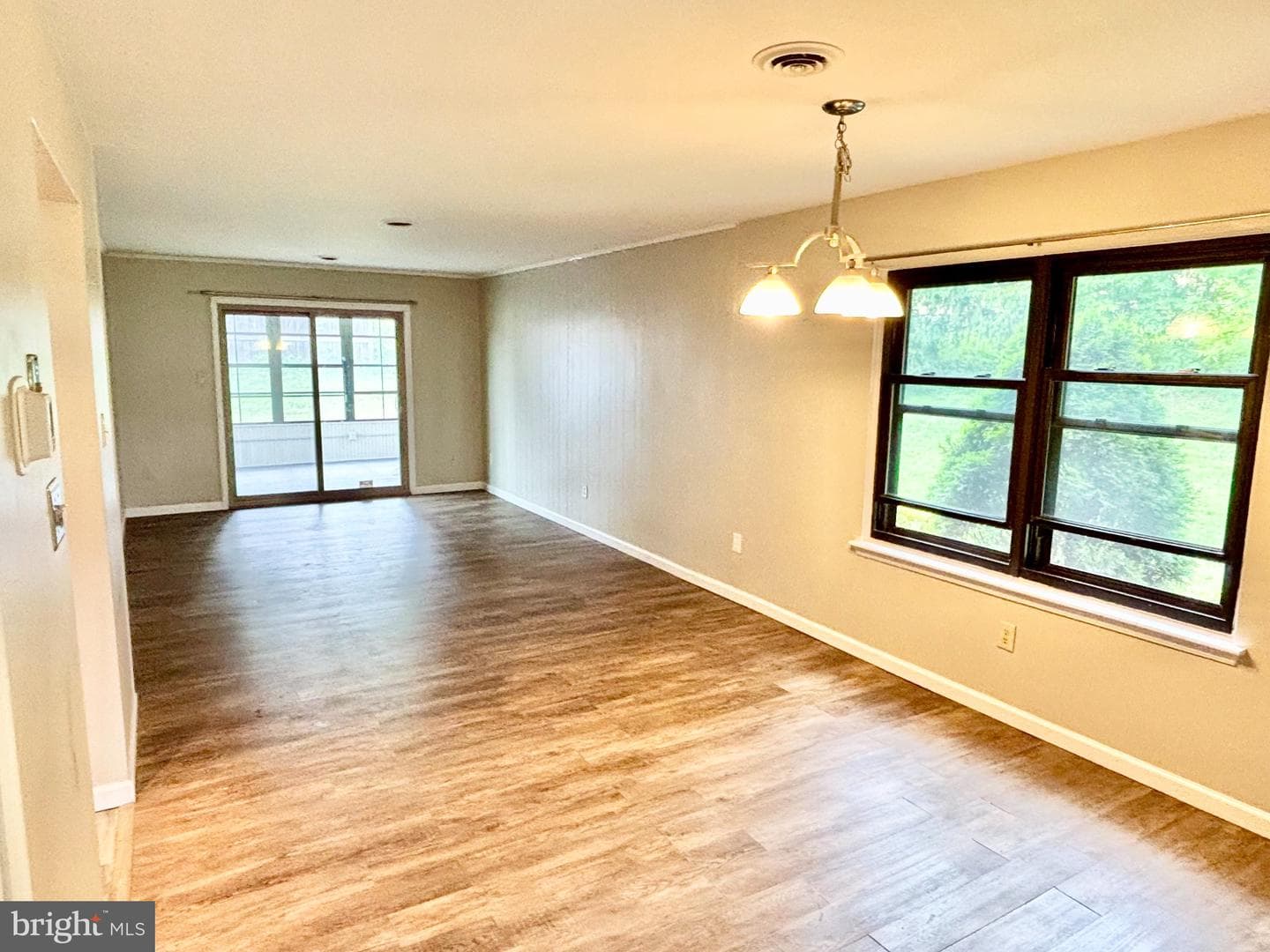 1726 Saratoga Court photo 10
