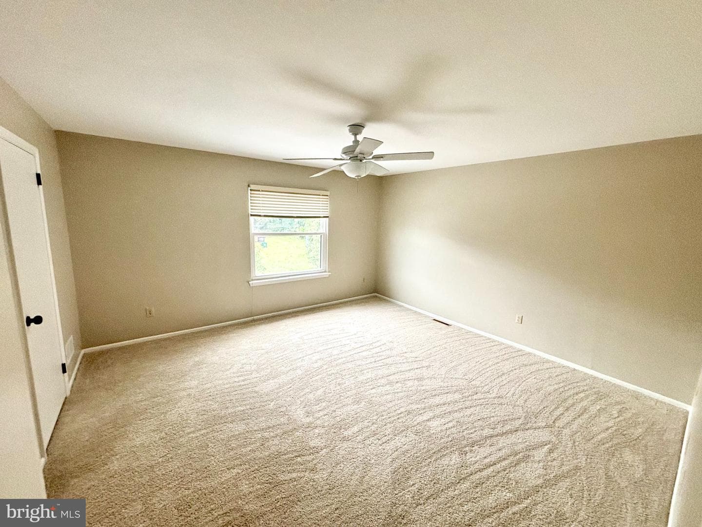 1726 Saratoga Court photo 17