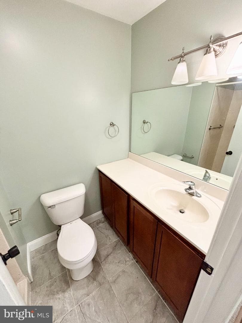 1726 Saratoga Court photo 25