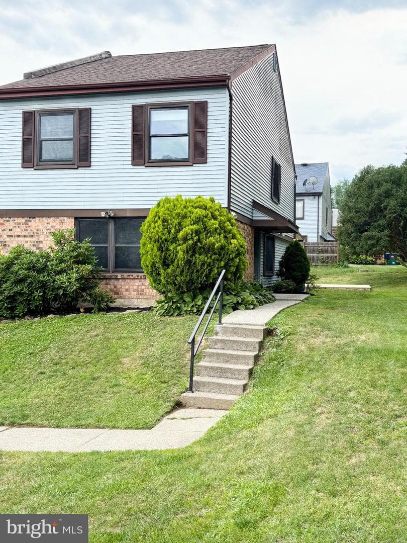 1726 Saratoga Court photo 31