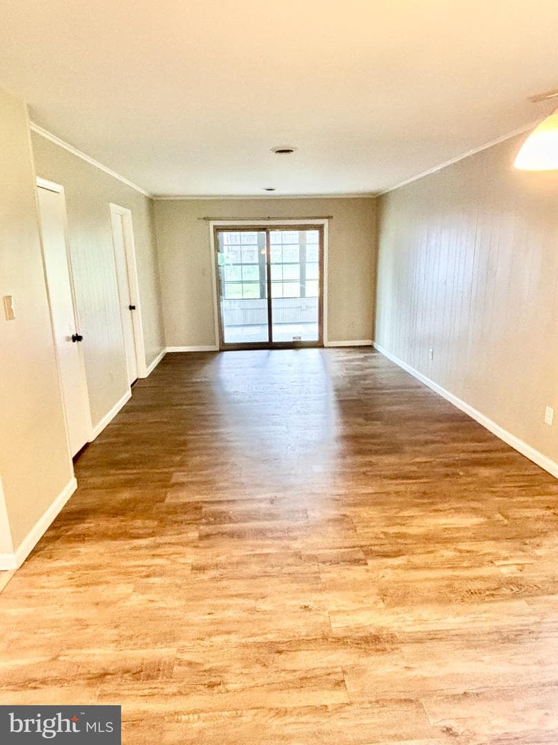 1726 Saratoga Court photo 9