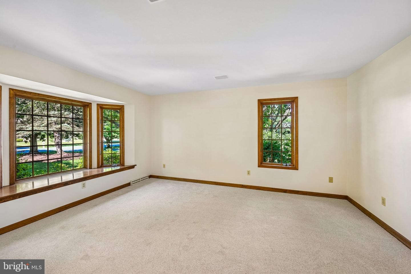 4403 Newton Circle photo 5