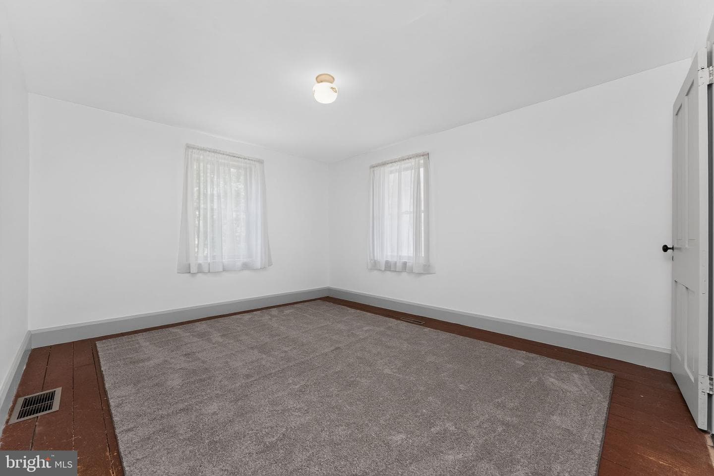 7072 Passer Road photo 6