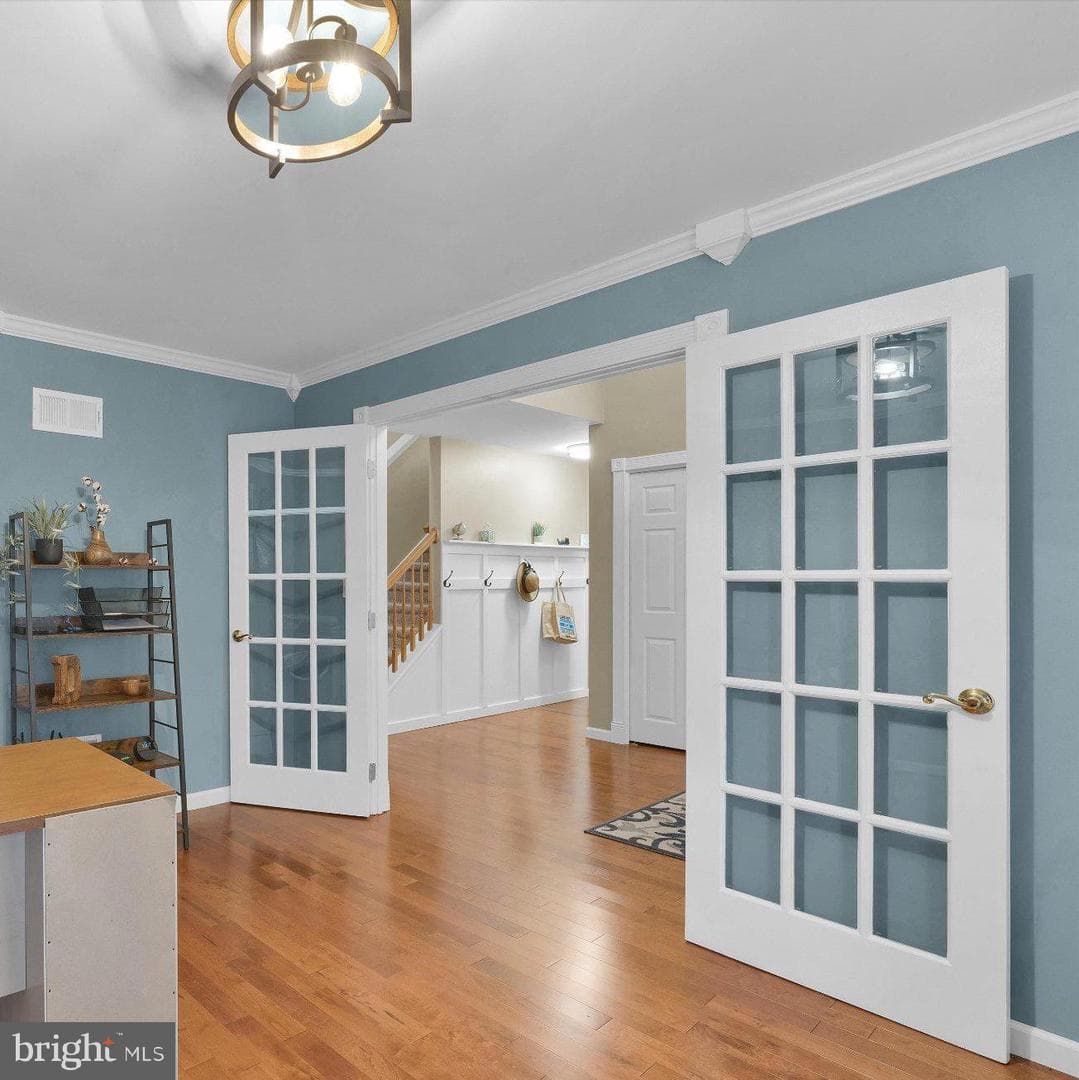 2184 Greenmeadow Drive photo 11