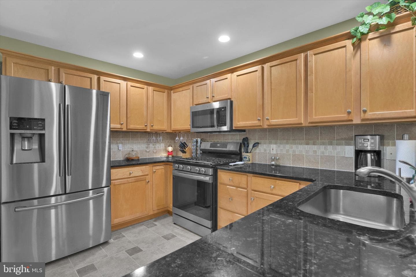 2184 Greenmeadow Drive photo 13