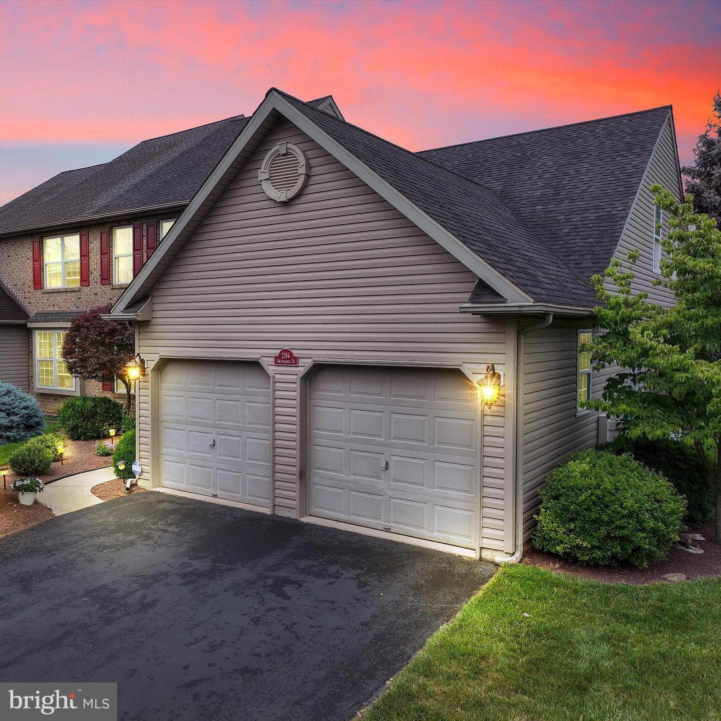 2184 Greenmeadow Drive photo 3
