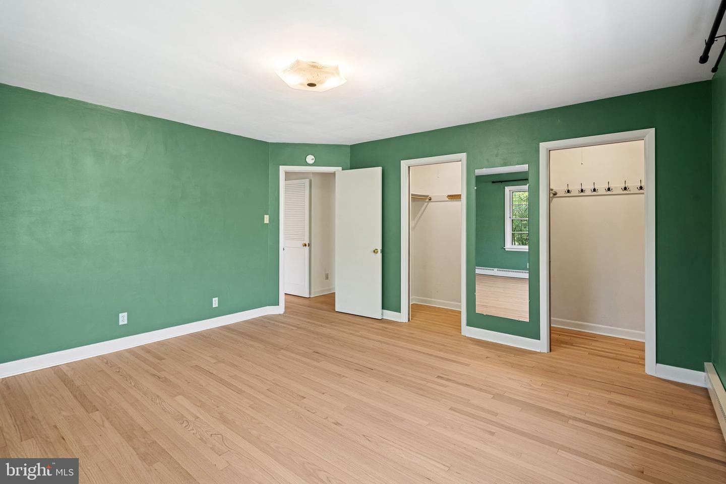 2705 W Chew Street photo 27