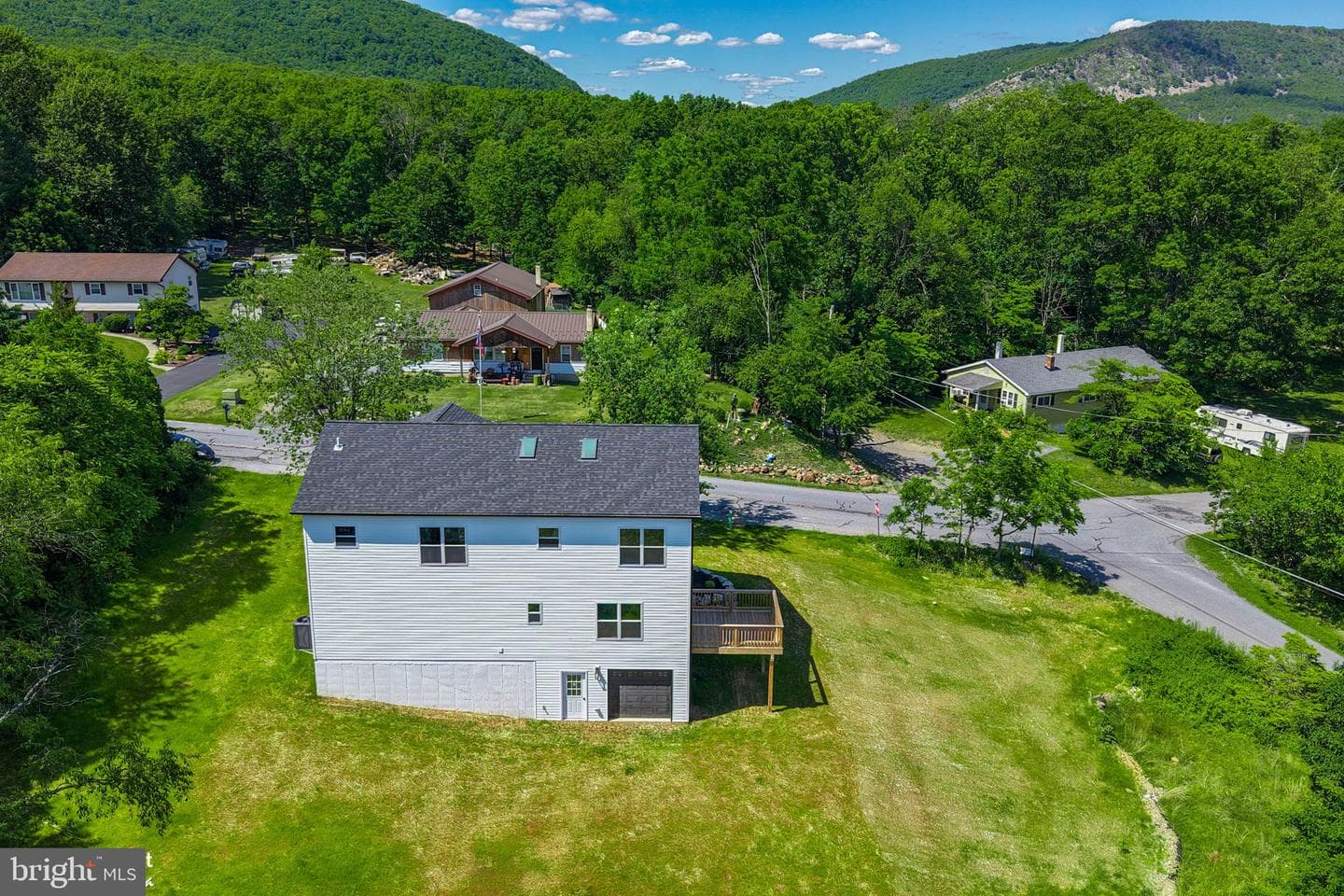 2212 Skyline Drive photo 18