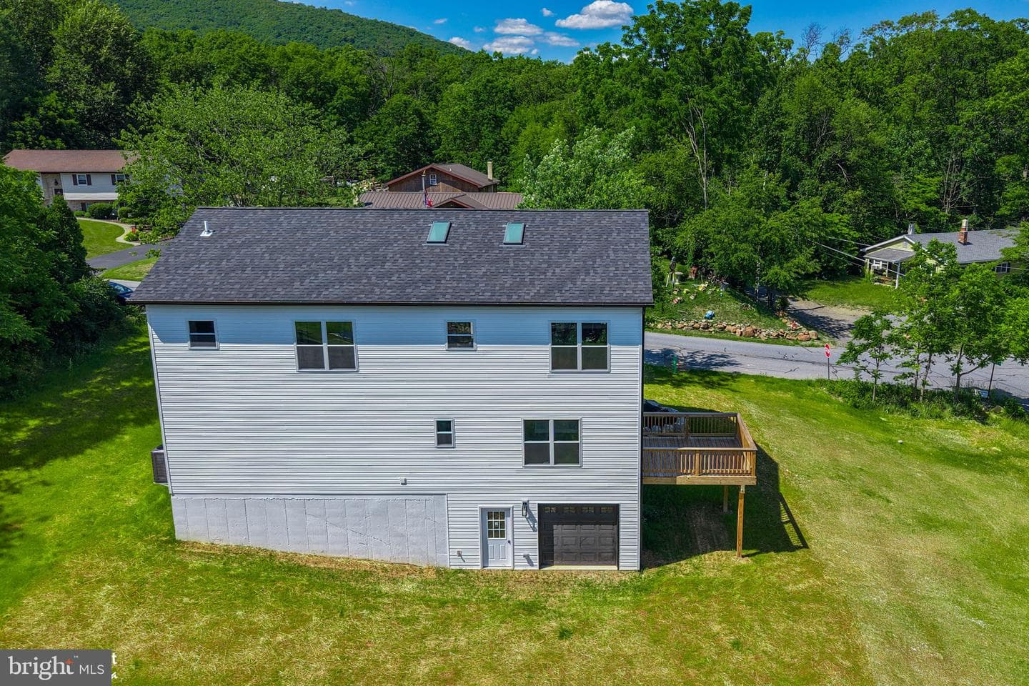 2212 Skyline Drive photo 19