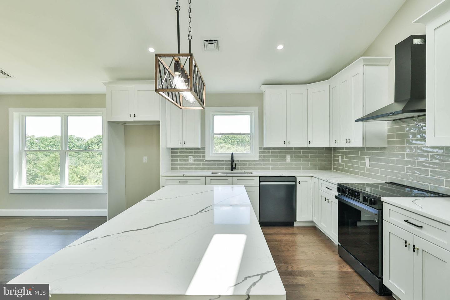 2212 Skyline Drive photo 32
