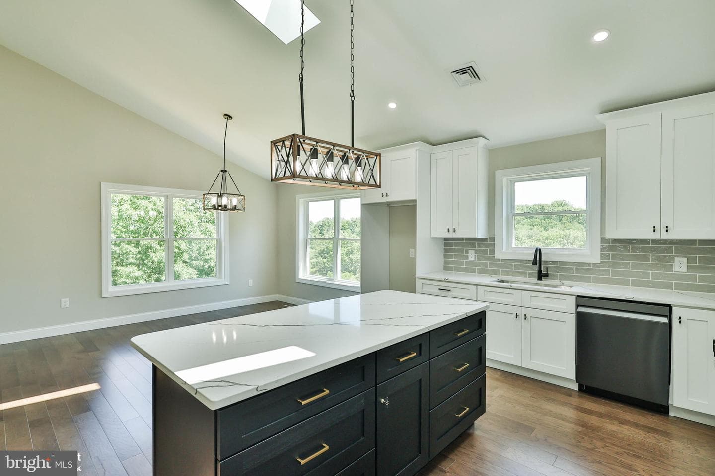 2212 Skyline Drive photo 34