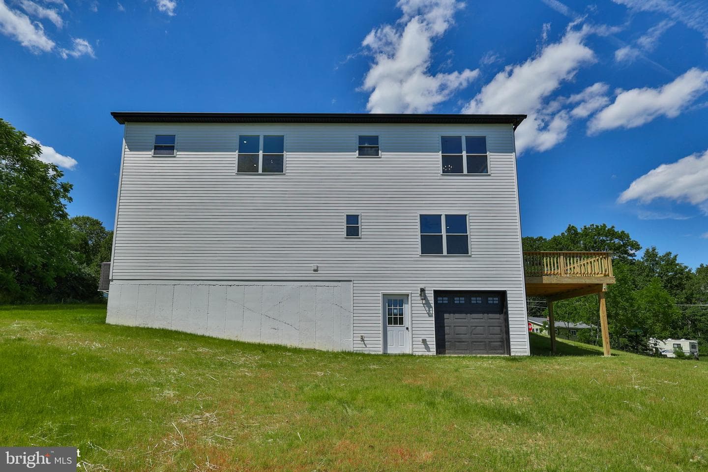 2212 Skyline Drive photo 4