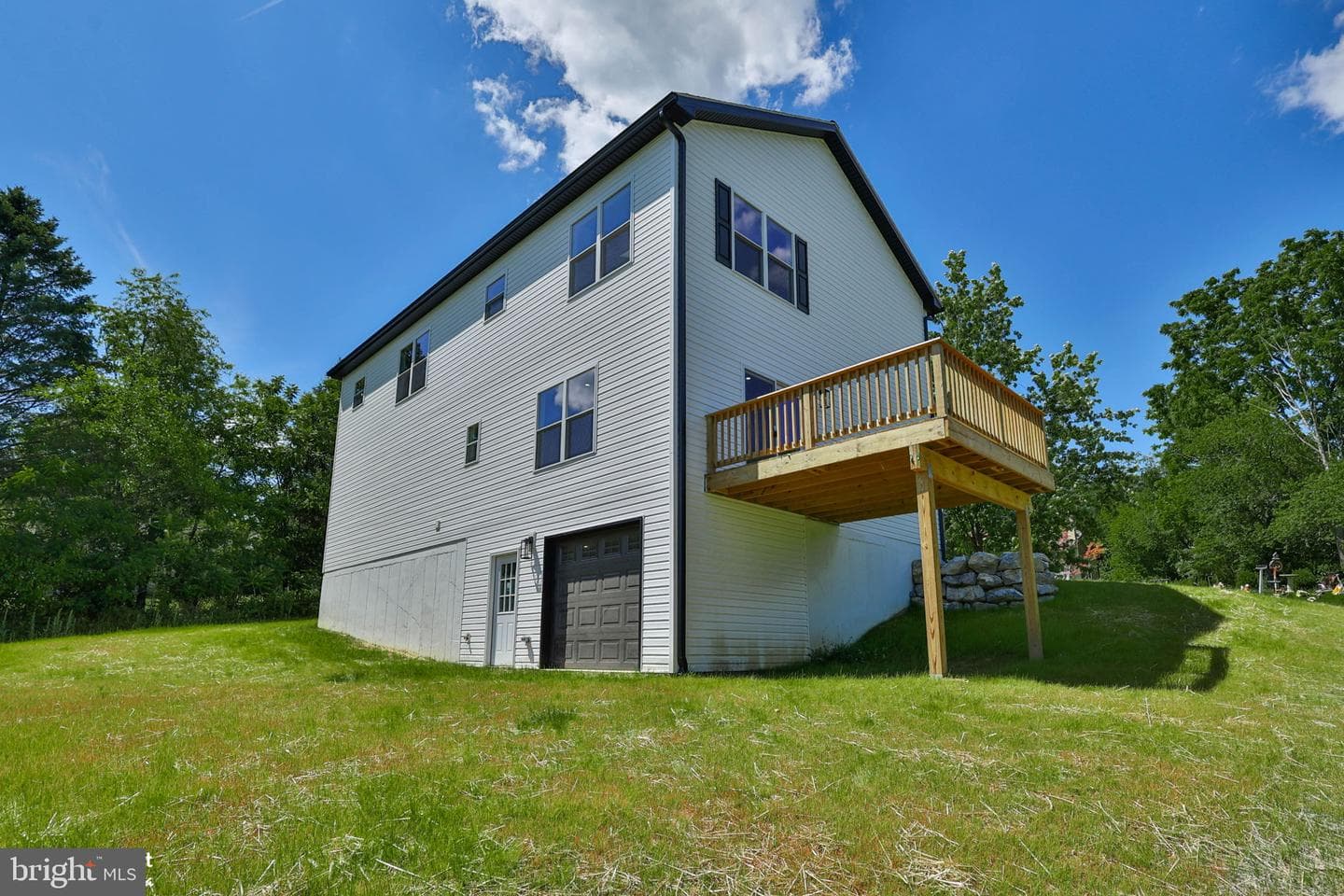 2212 Skyline Drive photo 8