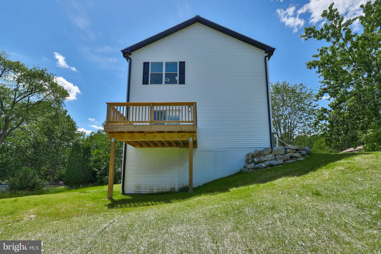 2212 Skyline Drive photo 9