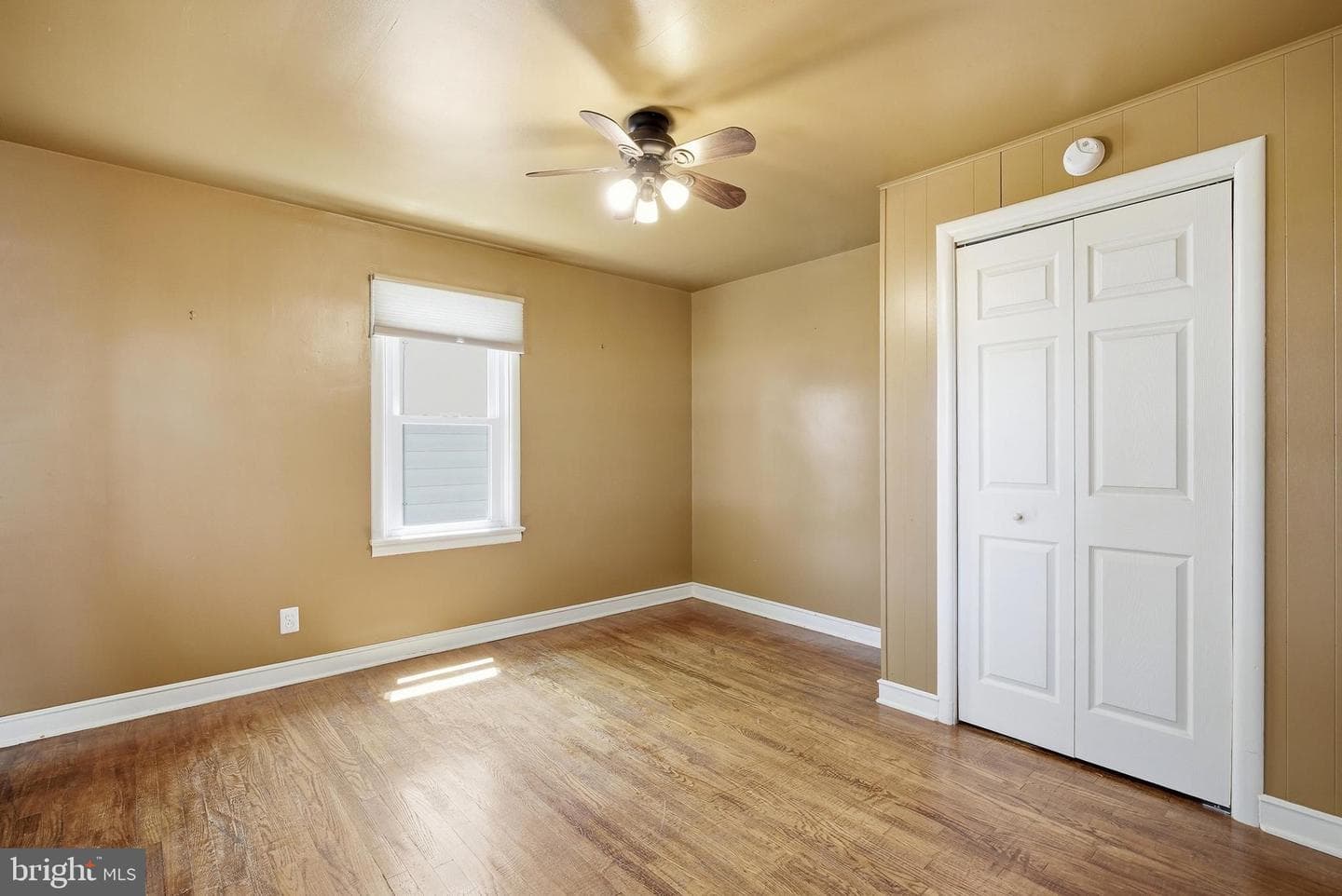 868 N Irving Street photo 12