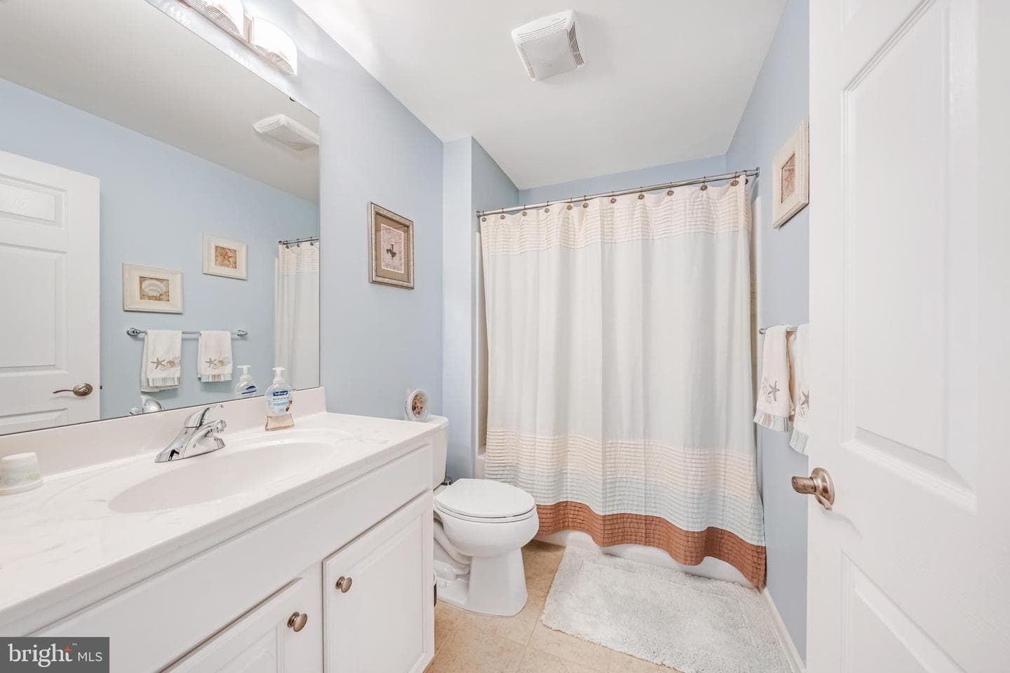 4406 Colonial photo 31