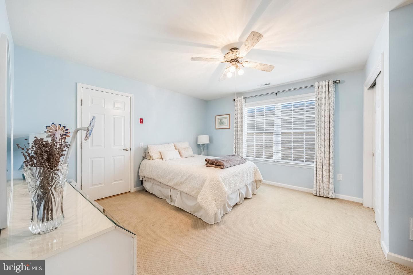 4406 Colonial photo 32