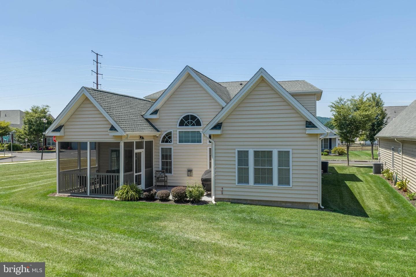 4406 Colonial photo 40