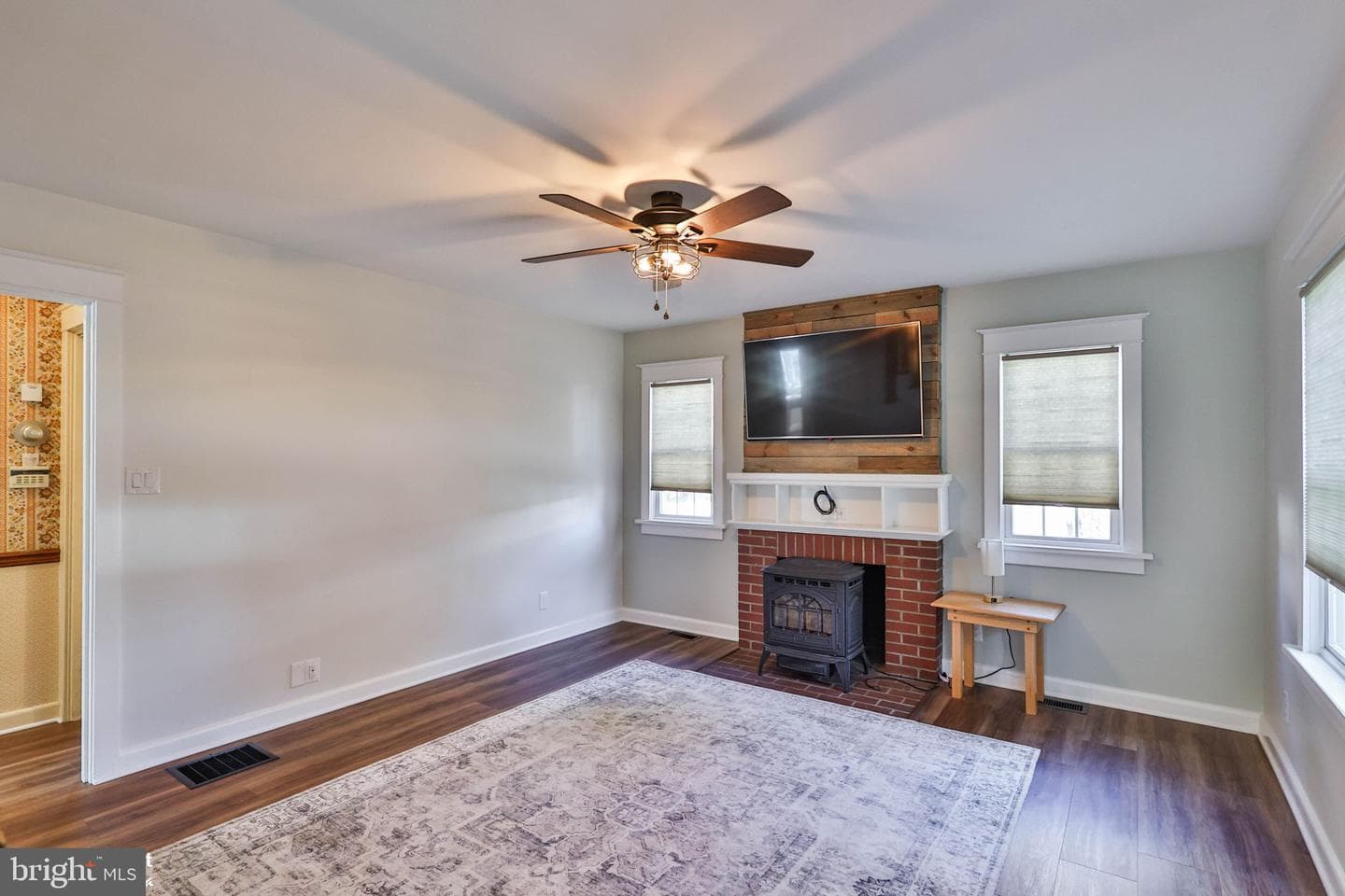 132 E Landis Street photo 12