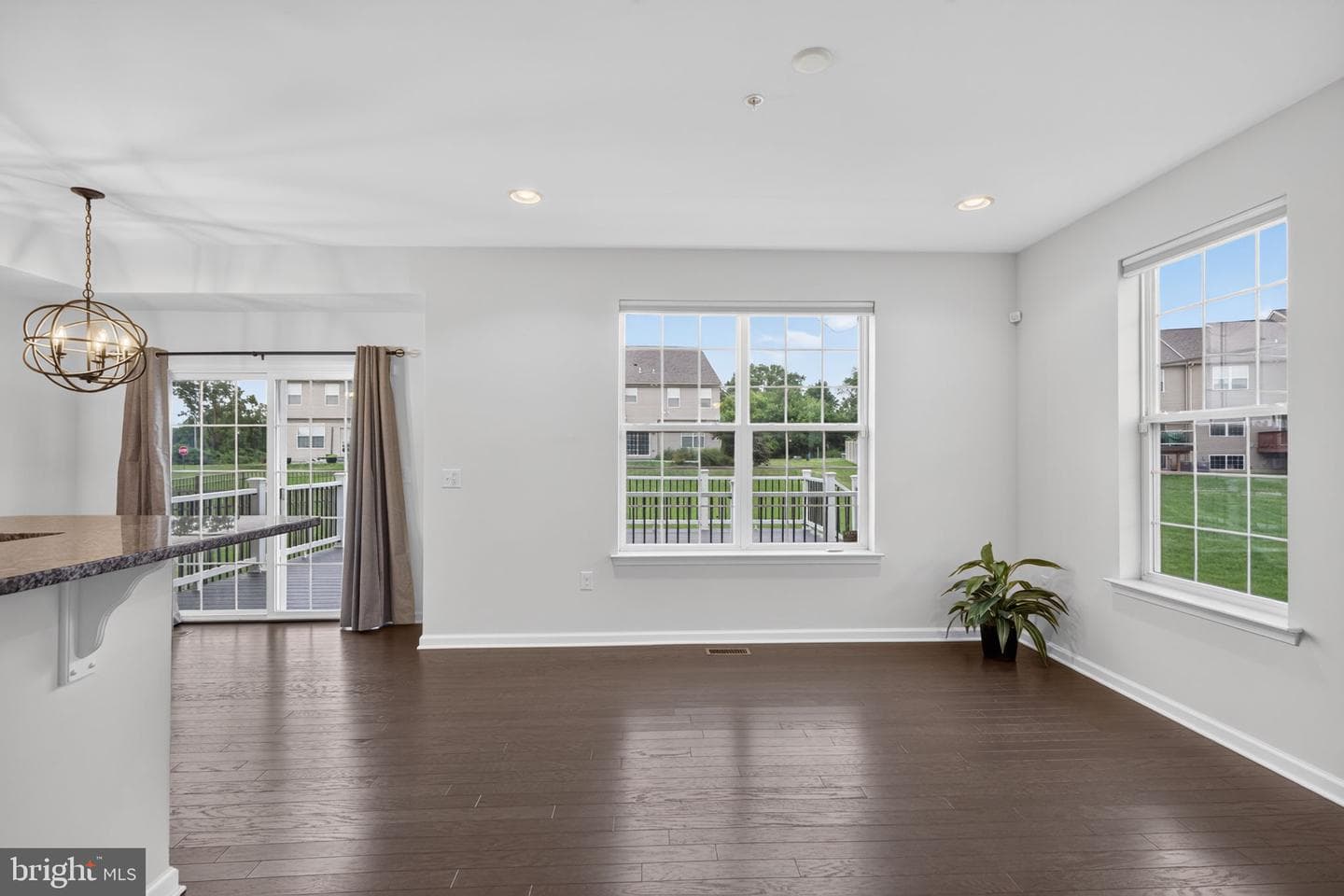 1497 Caspian Street photo 11
