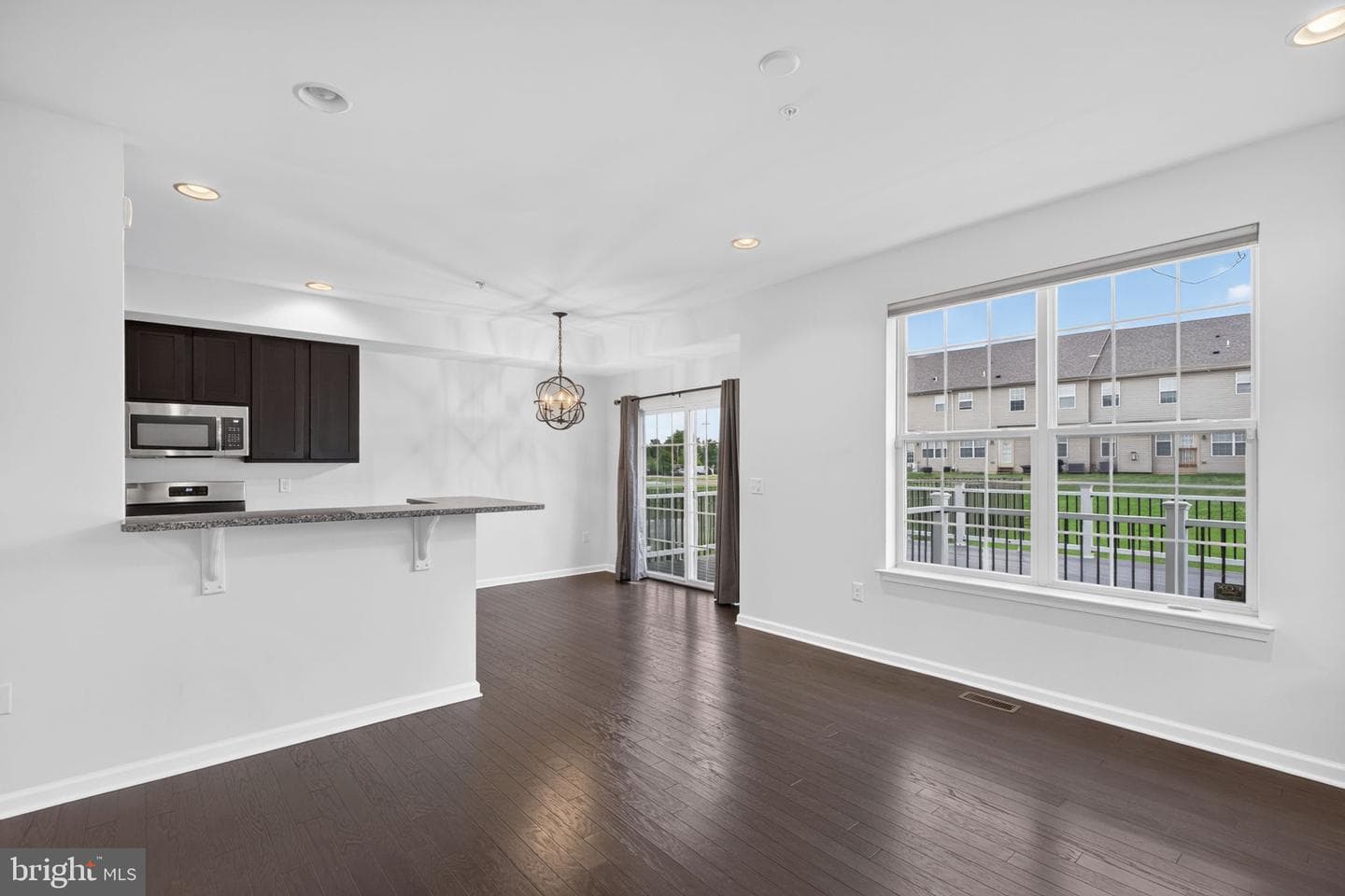 1497 Caspian Street photo 12