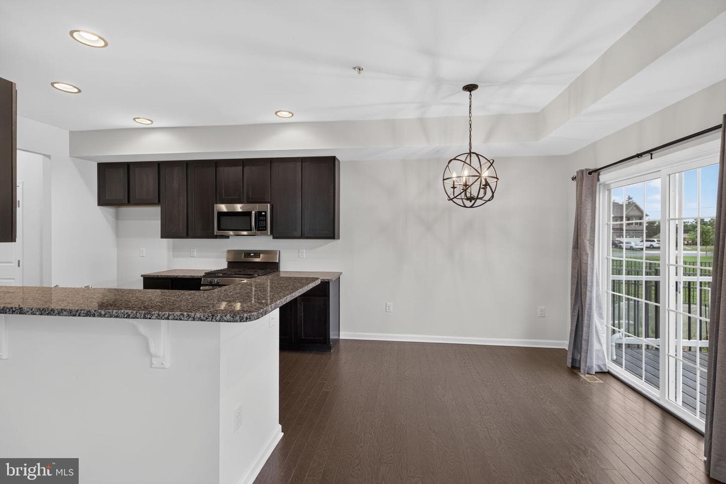 1497 Caspian Street photo 18