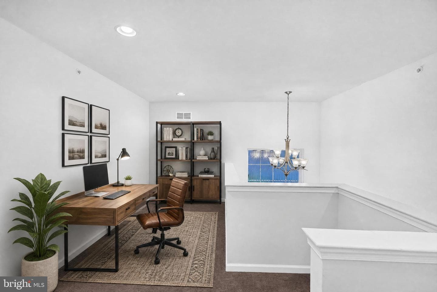 1497 Caspian Street photo 28