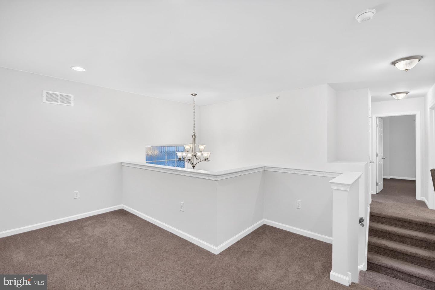 1497 Caspian Street photo 29
