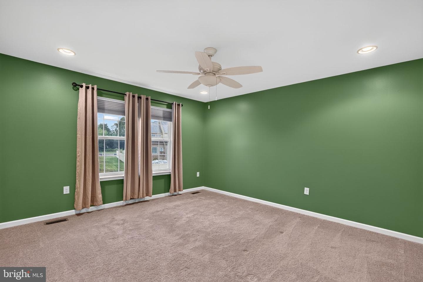 1497 Caspian Street photo 31