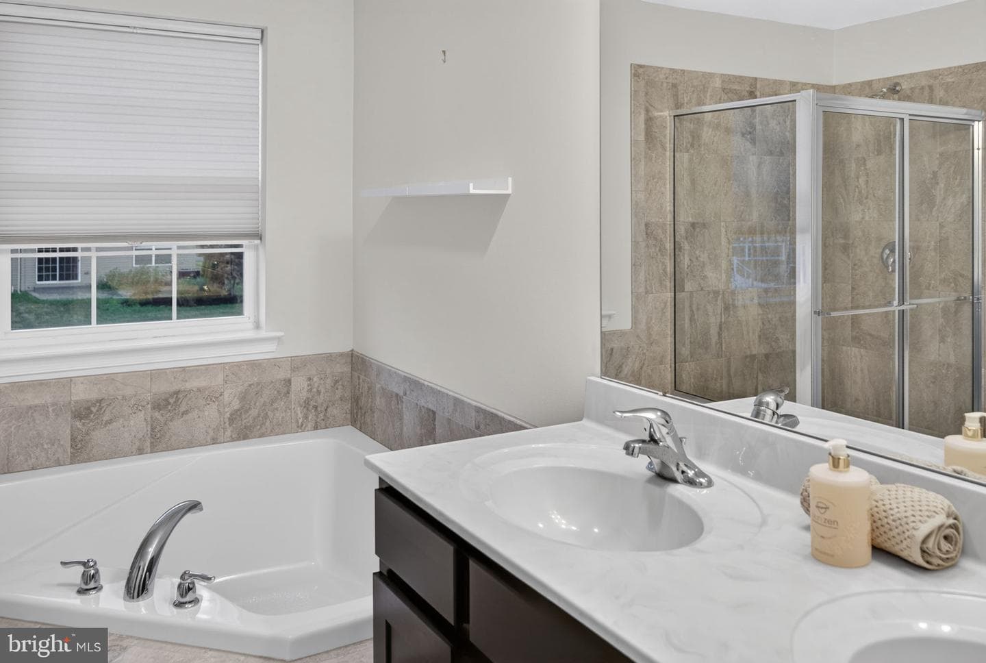 1497 Caspian Street photo 34