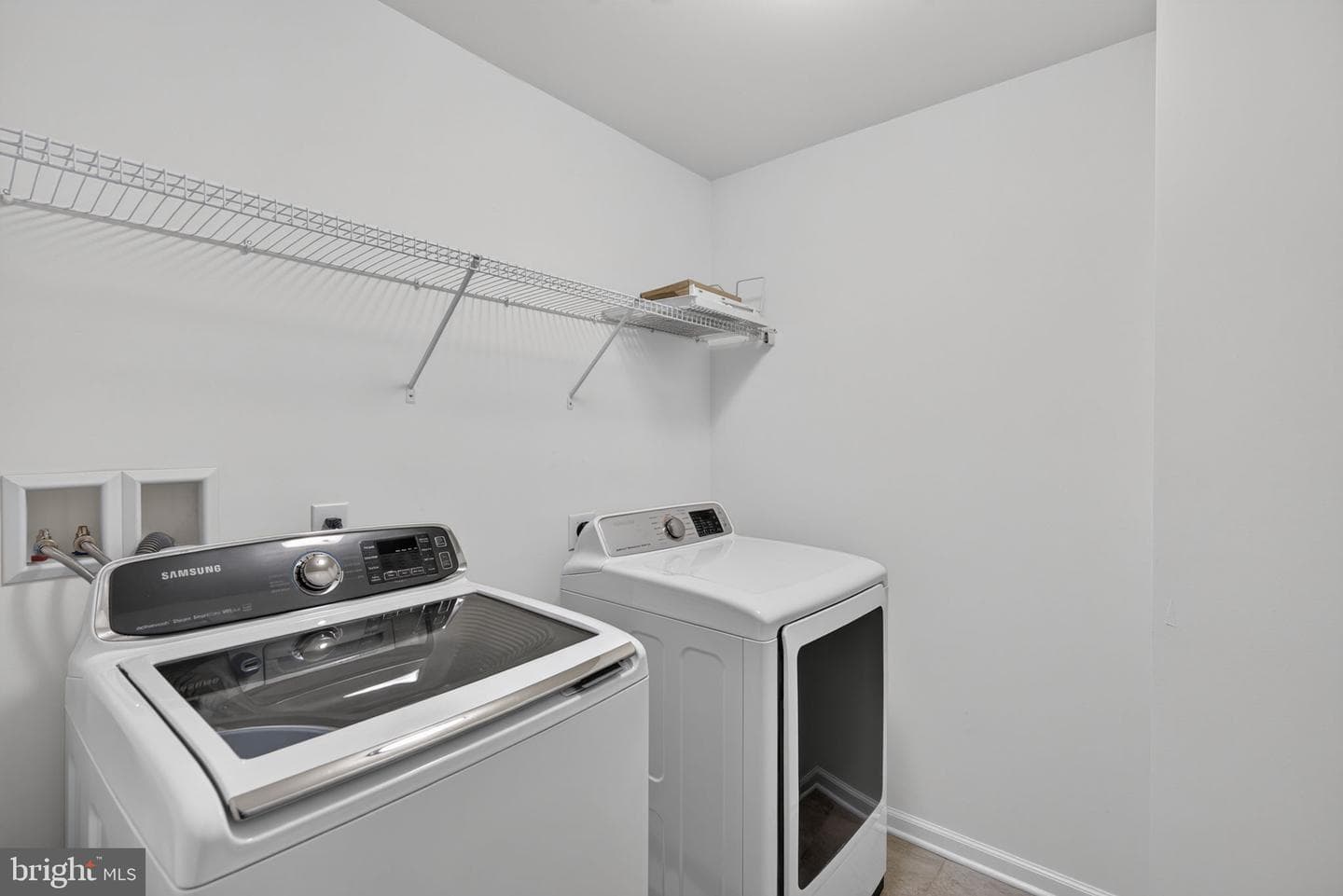 1497 Caspian Street photo 41