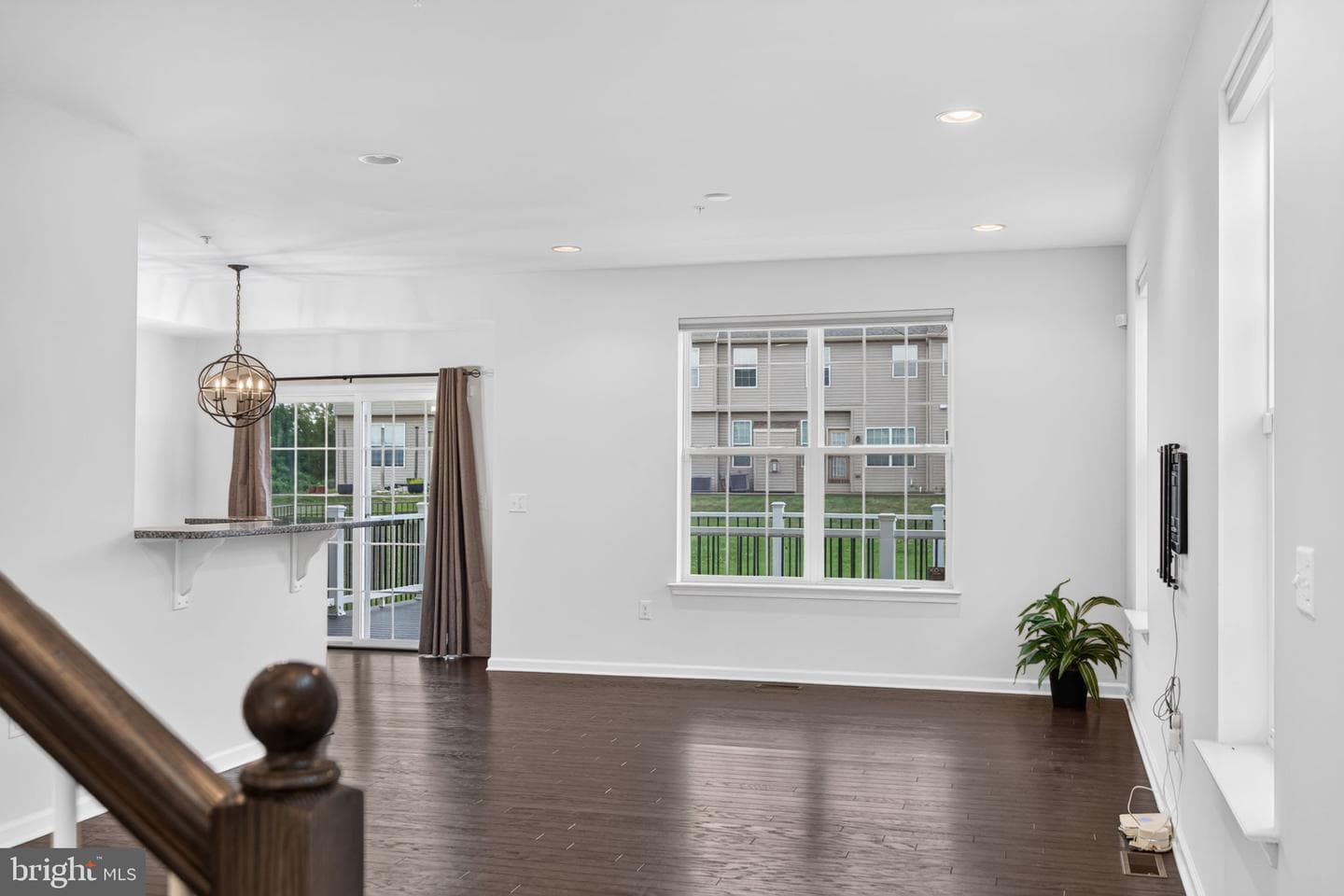 1497 Caspian Street photo 6