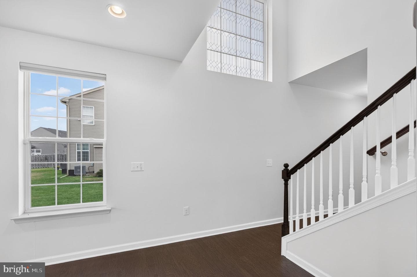 1497 Caspian Street photo 9
