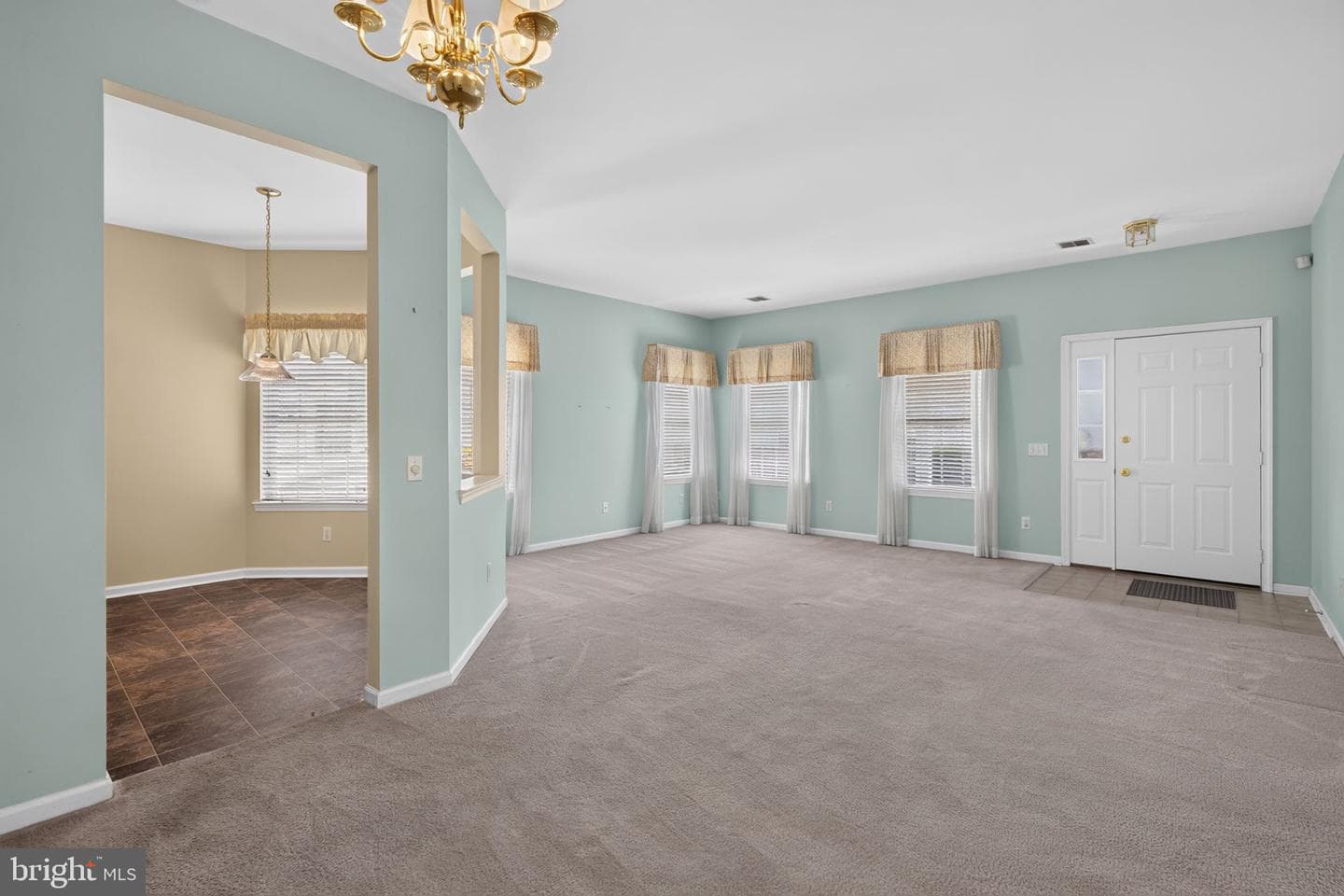 4690 Blue Grass Lane photo 9