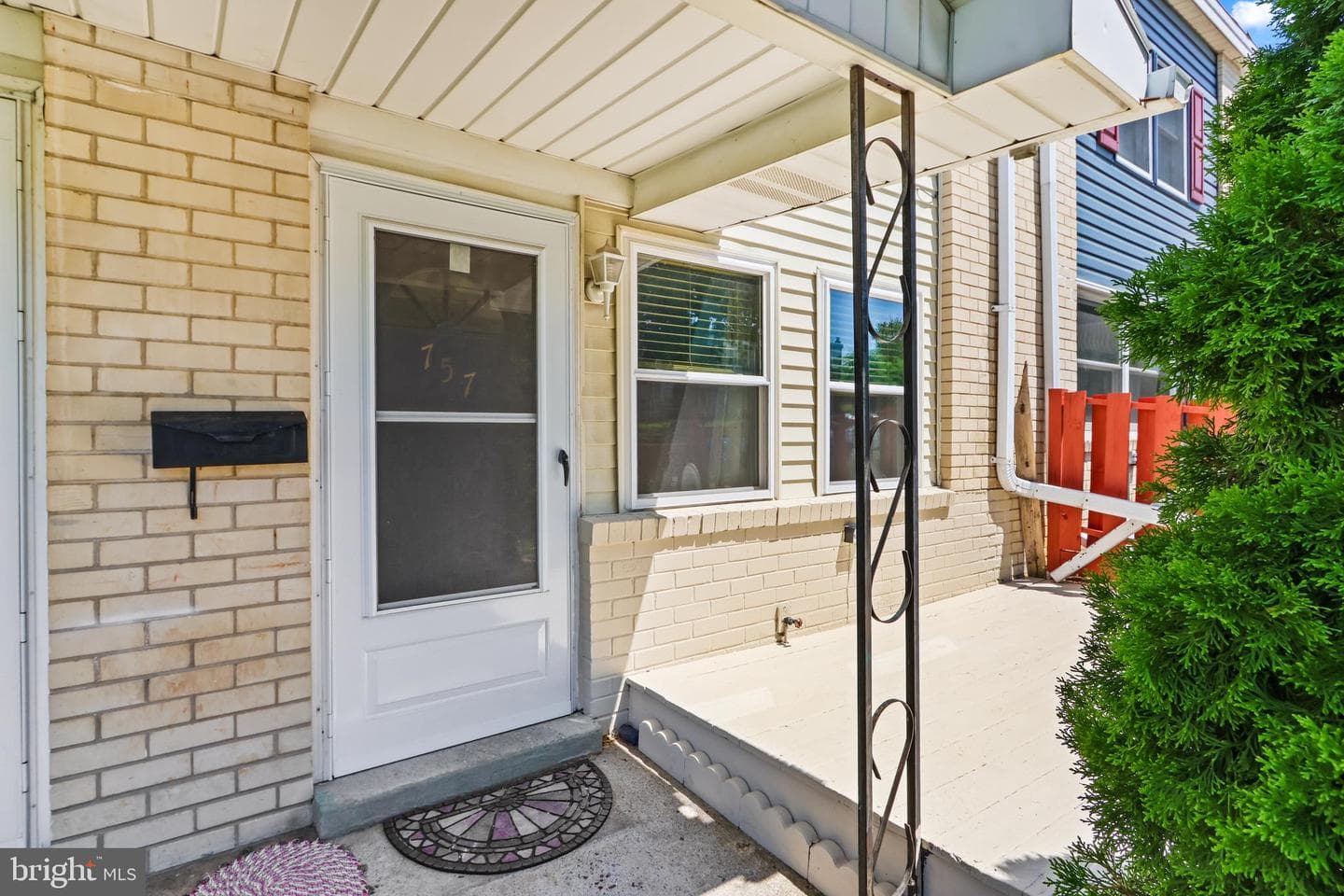 757 Mohawk Street photo 3