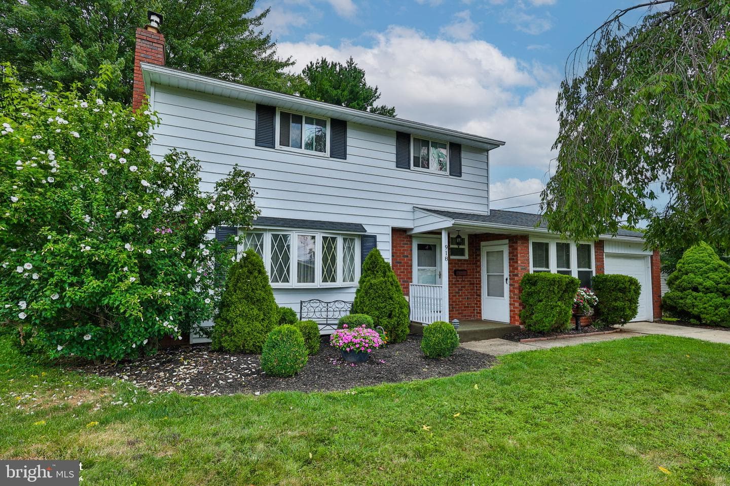 918 Bradford Street photo 1