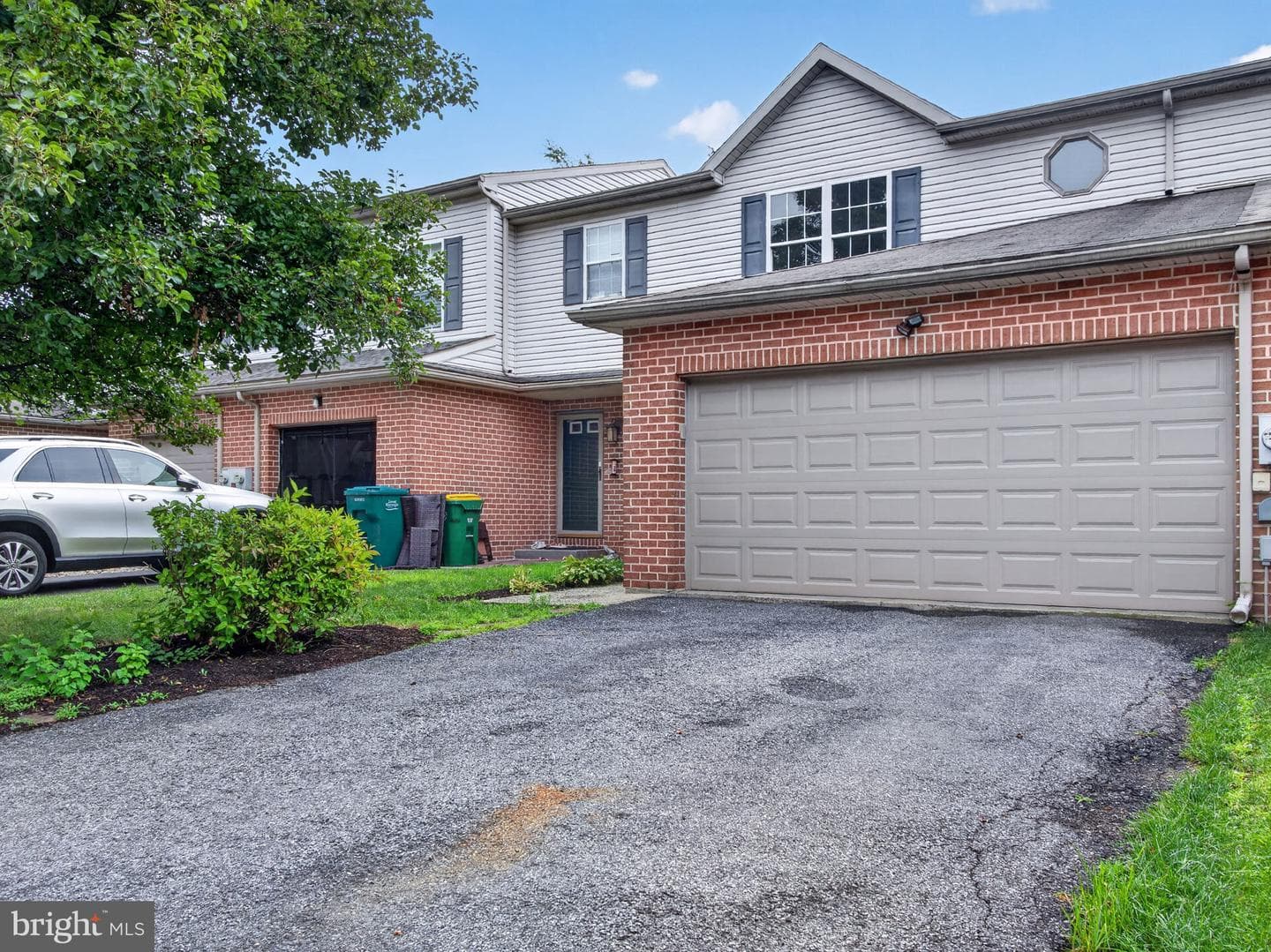 2886 Sequoia Drive photo 1