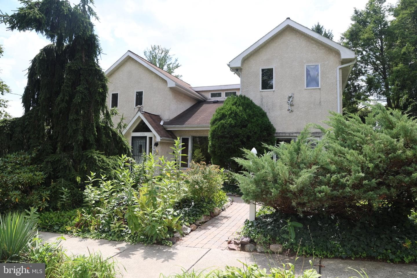1775 Euclid Avenue photo 1