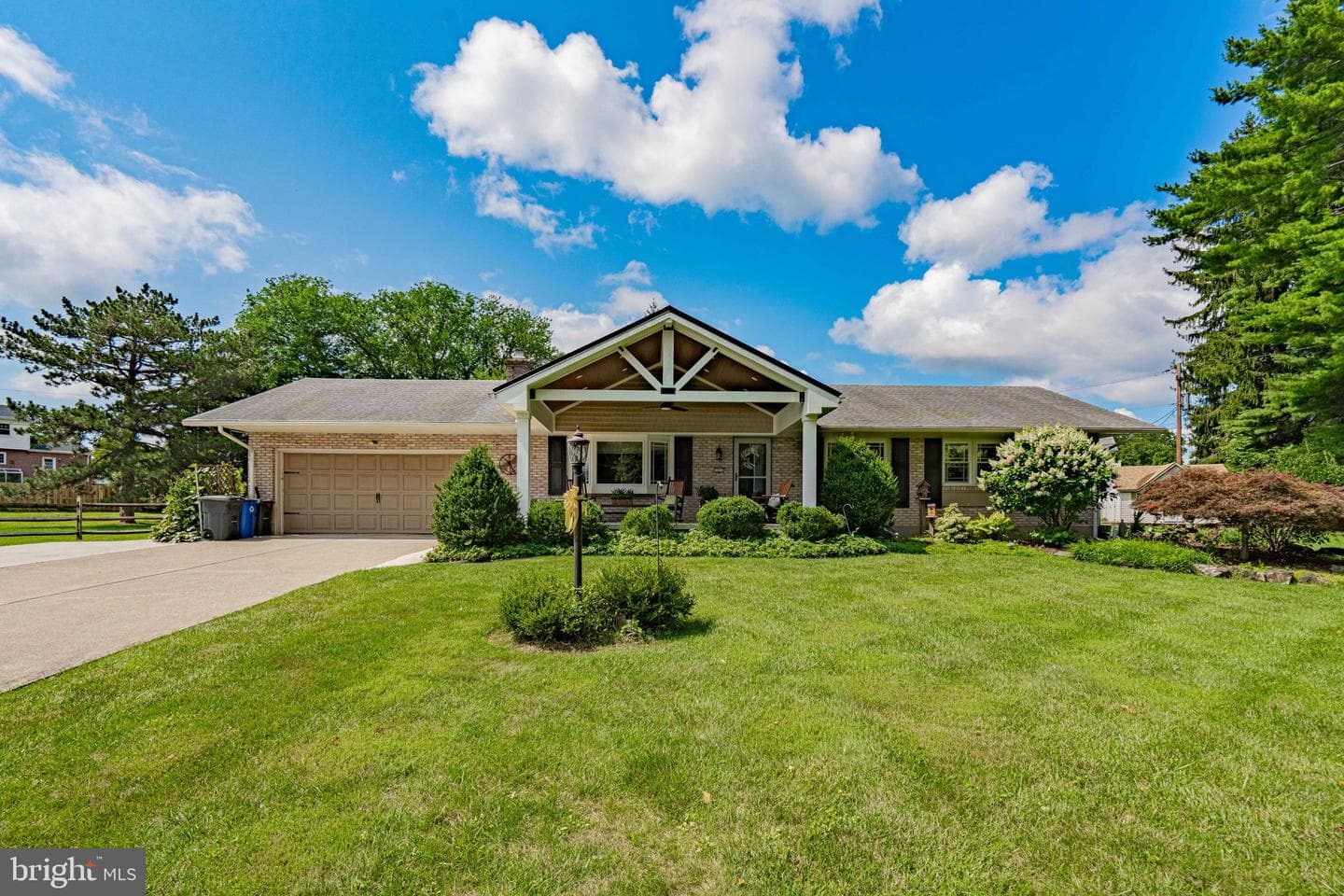 1212 Macungie Avenue photo 1