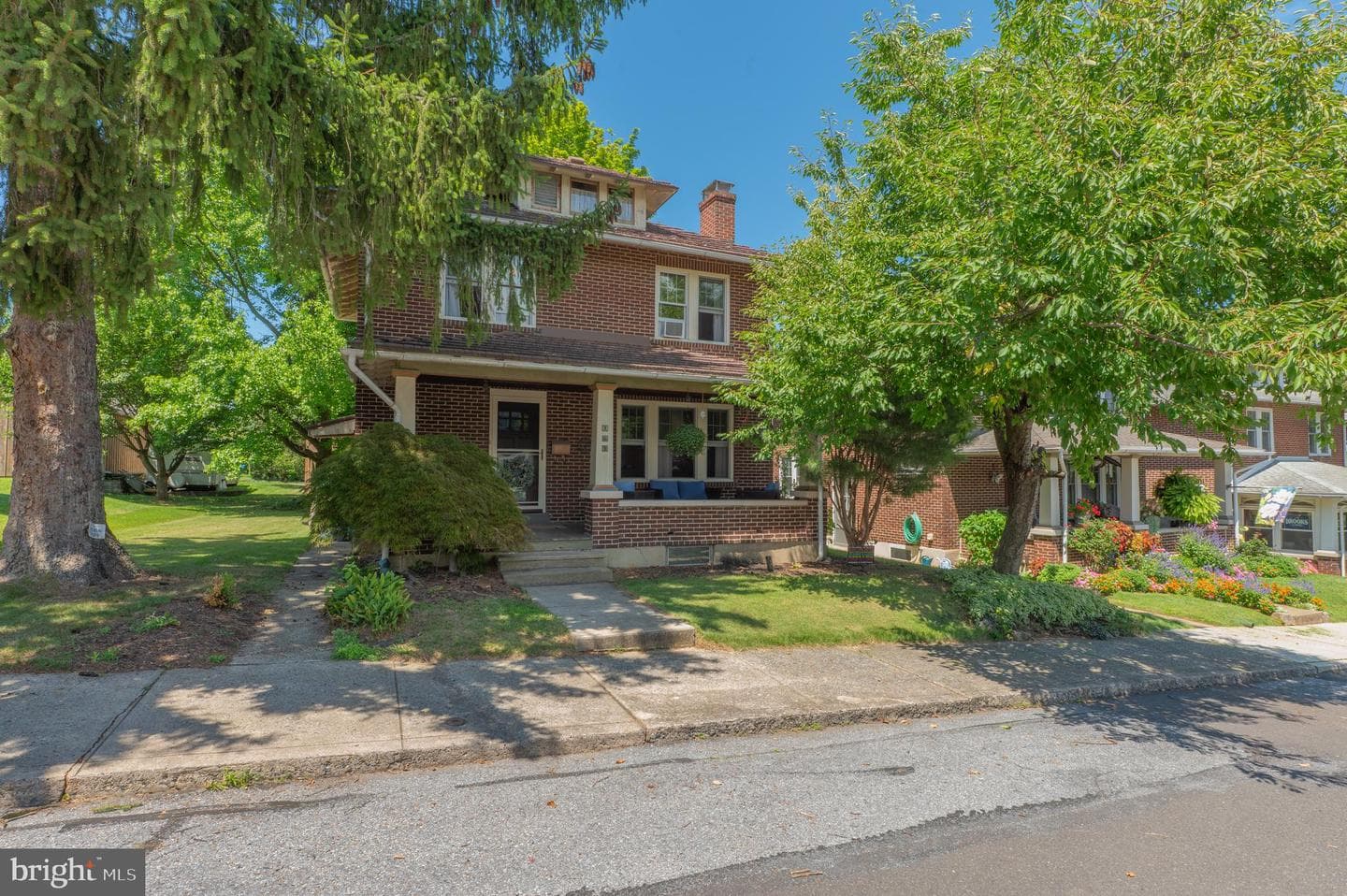 169 Elm Street photo 1