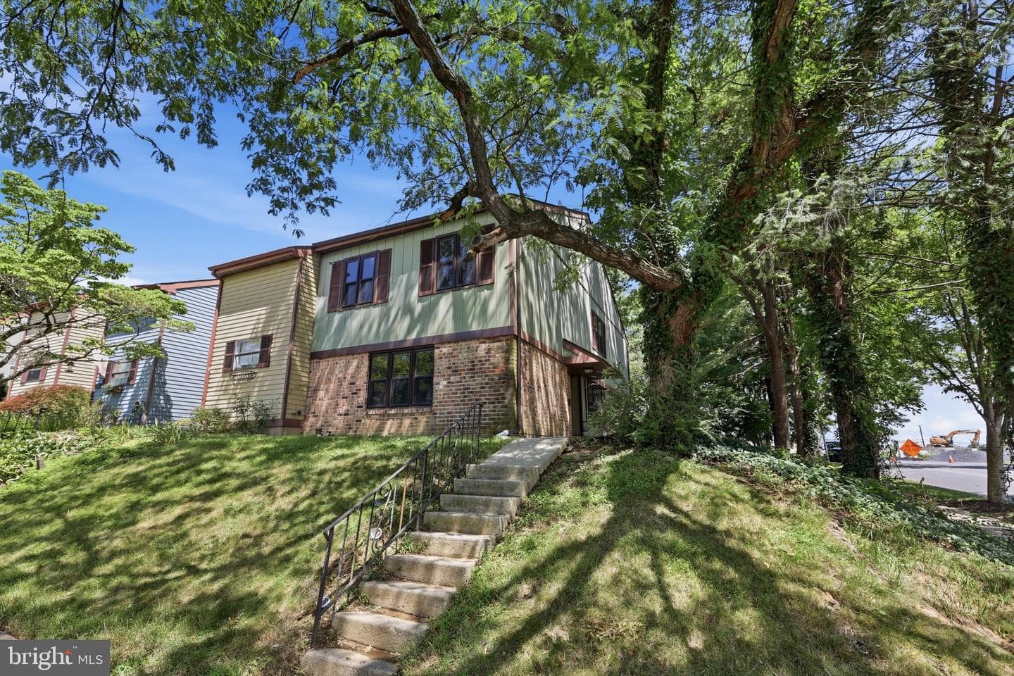 1701 Saratoga Court photo 1
