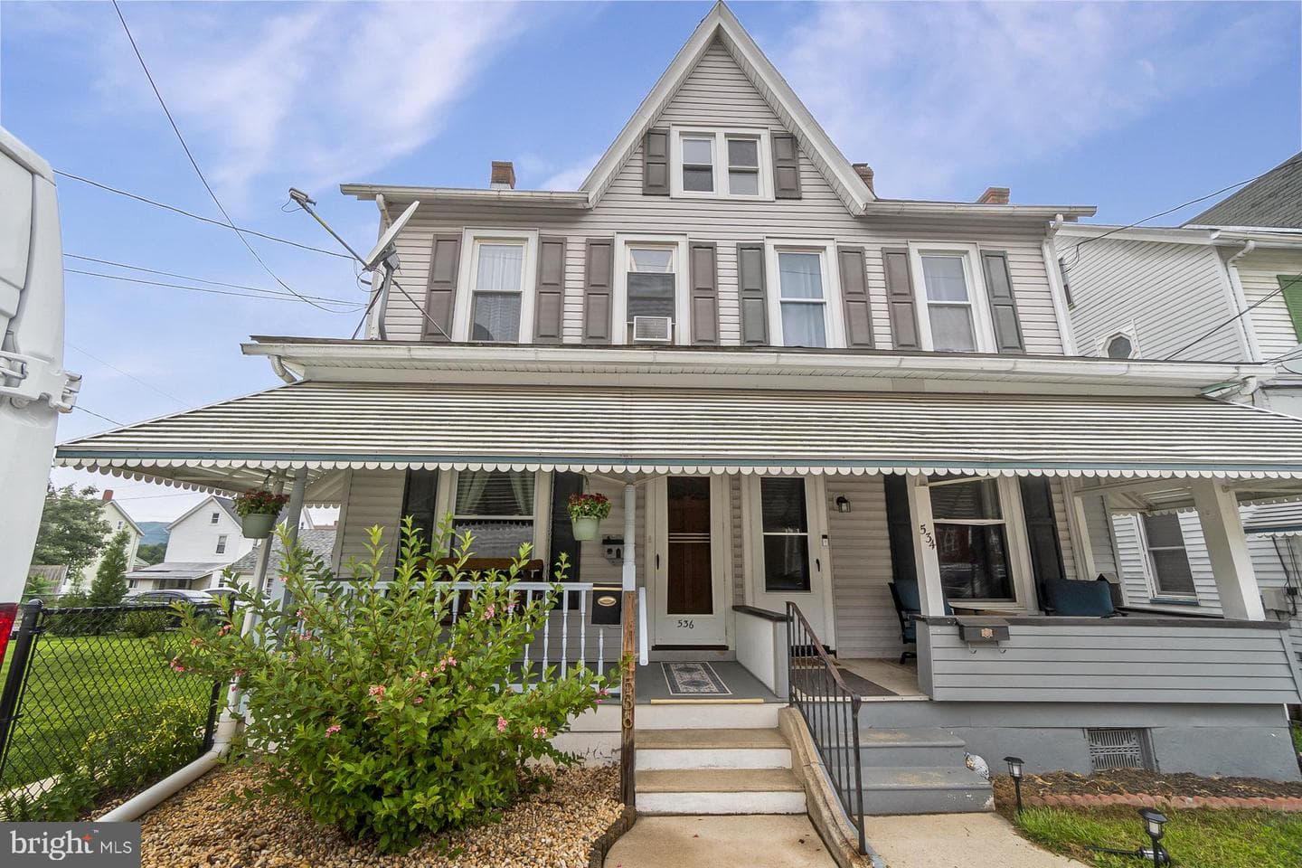 536 W Washington Street photo 1