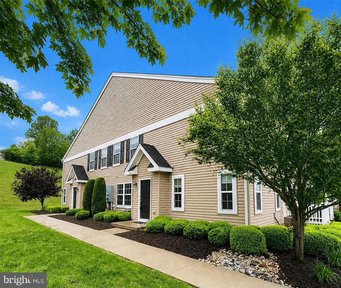 5960 Valley Forge Drive photo 1